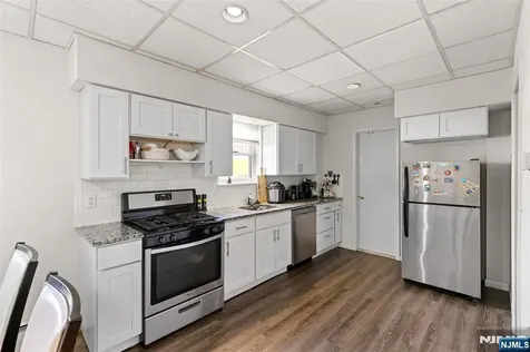 632 Chase Avenue Lyndhurst NJ 07071