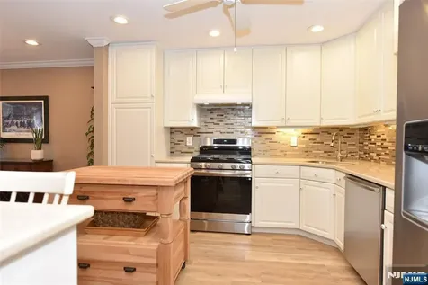 41 Litchult Lane Mahwah NJ 07430