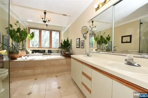 41 Litchult Lane Mahwah NJ 07430