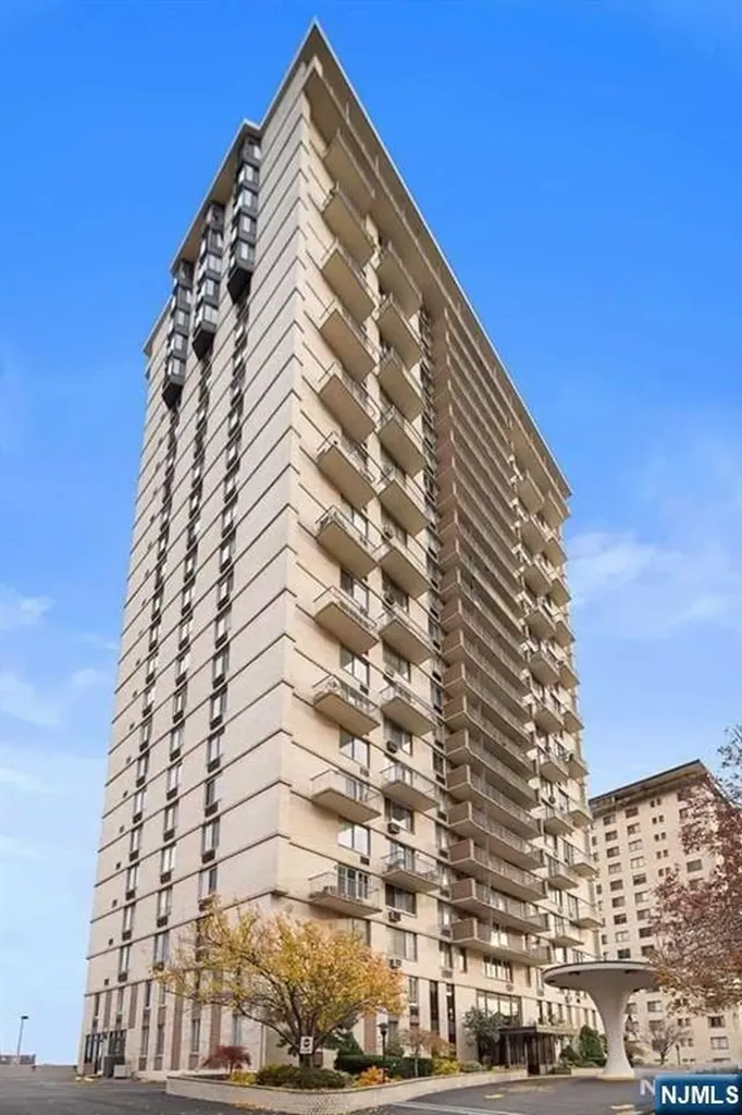 160 Overlook Avenue Hackensack NJ 07601