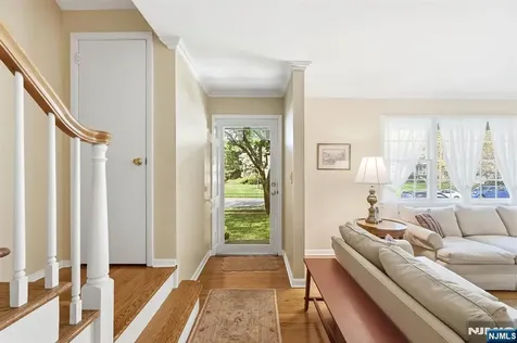 217 Jeffer Street Ridgewood NJ 07450