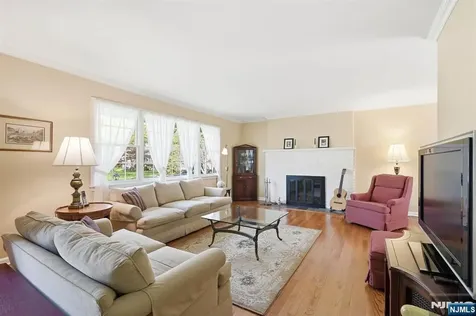 217 Jeffer Street Ridgewood NJ 07450