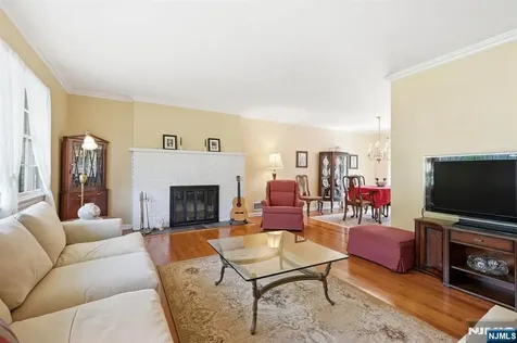 217 Jeffer Street Ridgewood NJ 07450