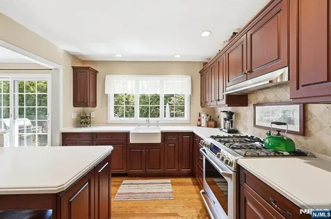 217 Jeffer Street Ridgewood NJ 07450