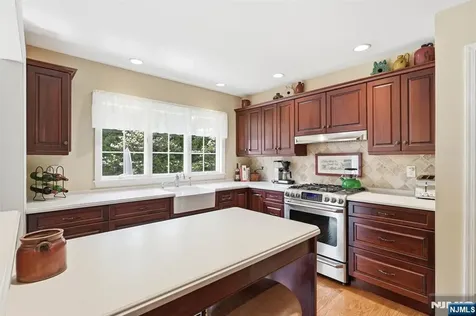217 Jeffer Street Ridgewood NJ 07450