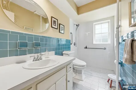 217 Jeffer Street Ridgewood NJ 07450