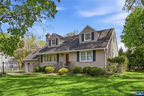 217 Jeffer Street Ridgewood NJ 07450