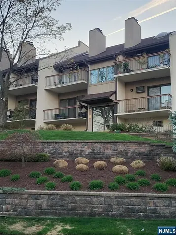 404 West Ridge Mews Wood Ridge NJ 07075