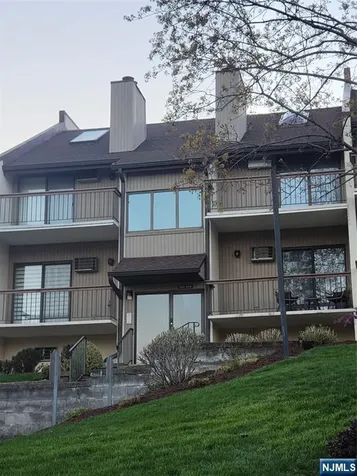 404 West Ridge Mews Wood Ridge NJ 07075