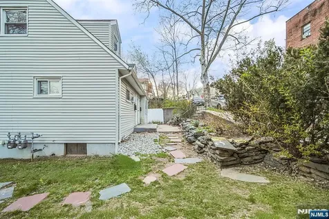 2 Elizabeth Street Ridgefield NJ 07657