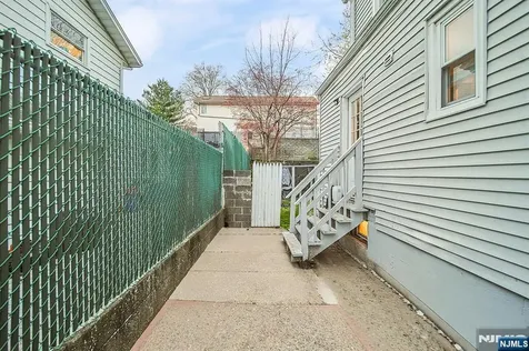 2 Elizabeth Street Ridgefield NJ 07657