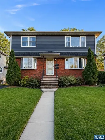 106 Rochelle Parkway Saddle Brook NJ 07663