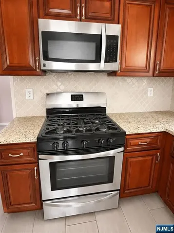 106 Rochelle Parkway Saddle Brook NJ 07663