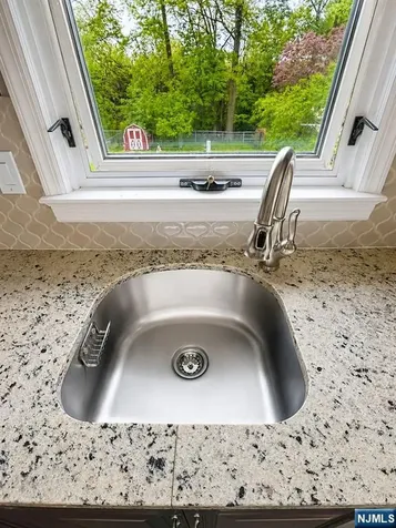 106 Rochelle Parkway Saddle Brook NJ 07663