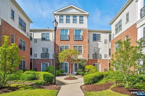 1112 The Plaza Tenafly NJ 07670