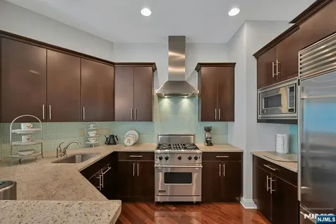 1112 The Plaza Tenafly NJ 07670