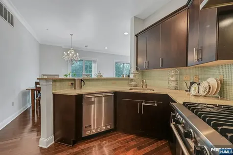 1112 The Plaza Tenafly NJ 07670