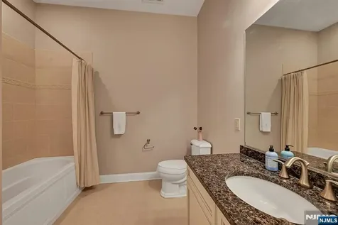 1112 The Plaza Tenafly NJ 07670
