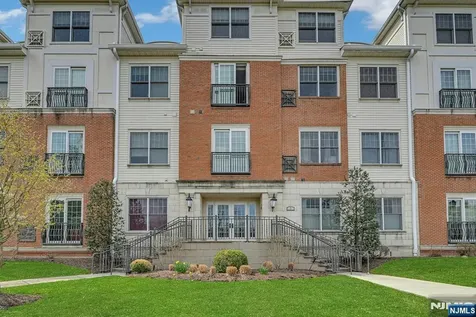 1112 The Plaza Tenafly NJ 07670