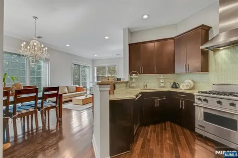 1112 The Plaza Tenafly NJ 07670