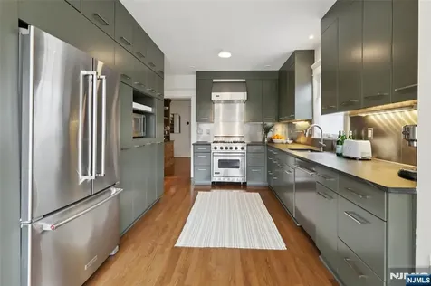 512 Ackerman Avenue Glen Rock NJ 07452