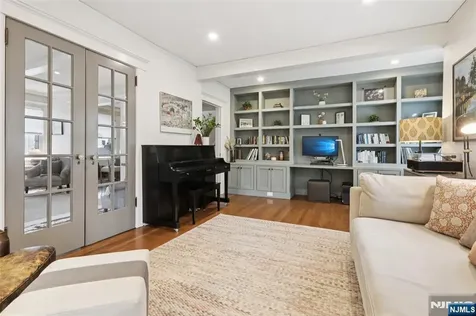 512 Ackerman Avenue Glen Rock NJ 07452
