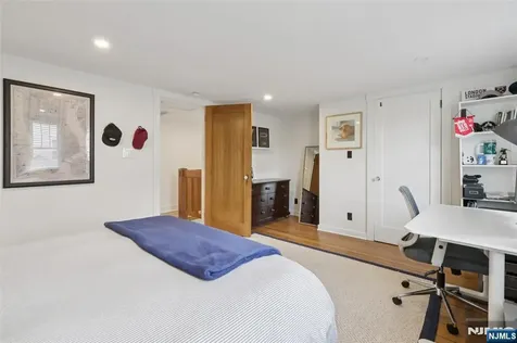 512 Ackerman Avenue Glen Rock NJ 07452