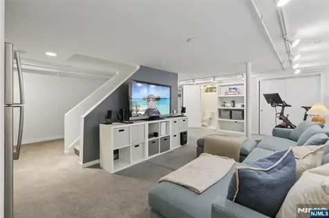 512 Ackerman Avenue Glen Rock NJ 07452