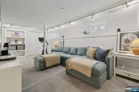 512 Ackerman Avenue Glen Rock NJ 07452