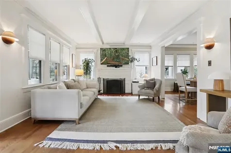 512 Ackerman Avenue Glen Rock NJ 07452