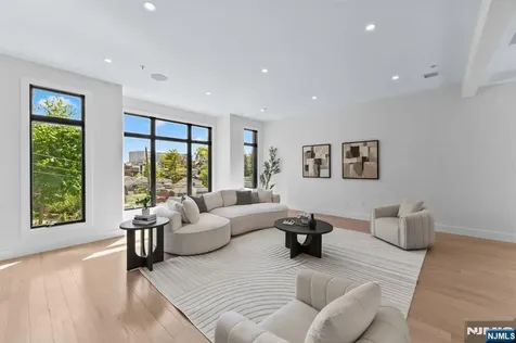 61 Edgewater Road Cliffside Park NJ 07010
