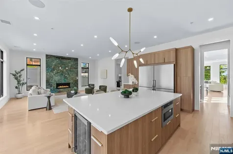 61 Edgewater Road Cliffside Park NJ 07010