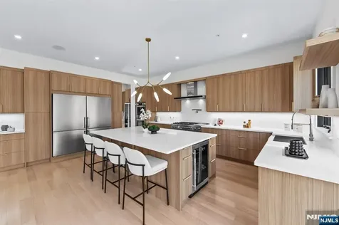 61 Edgewater Road Cliffside Park NJ 07010