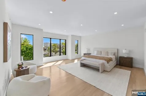 61 Edgewater Road Cliffside Park NJ 07010