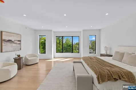 61 Edgewater Road Cliffside Park NJ 07010