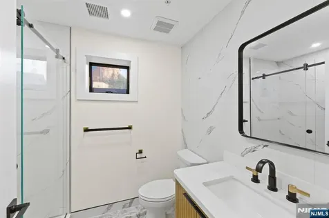 61 Edgewater Road Cliffside Park NJ 07010