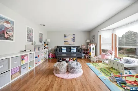 6 Robin Drive Jefferson Township NJ 07438