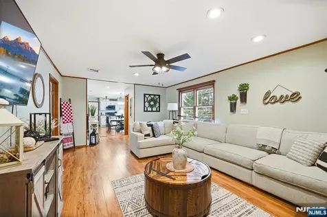 6 Robin Drive Jefferson Township NJ 07438