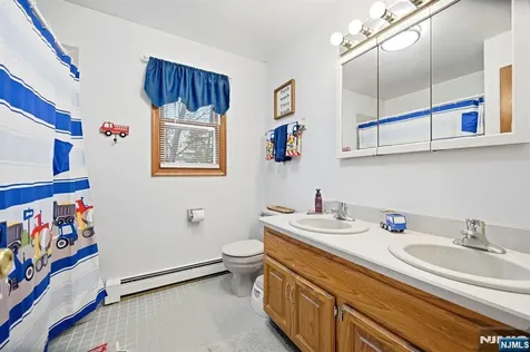 6 Robin Drive Jefferson Township NJ 07438