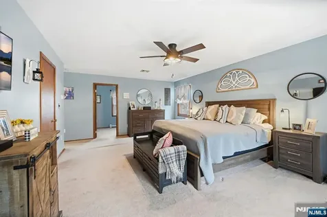6 Robin Drive Jefferson Township NJ 07438