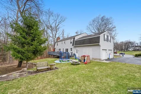 6 Robin Drive Jefferson Township NJ 07438
