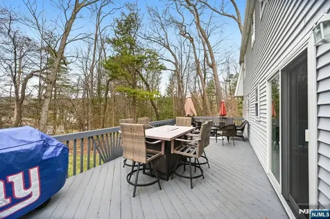 6 Robin Drive Jefferson Township NJ 07438