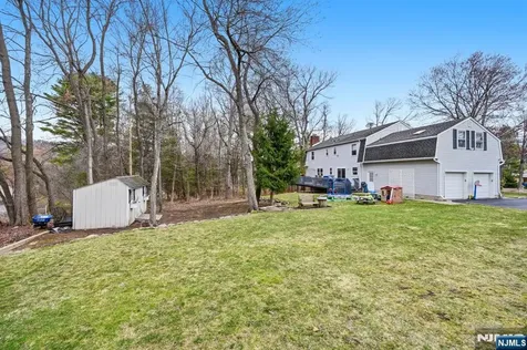 6 Robin Drive Jefferson Township NJ 07438
