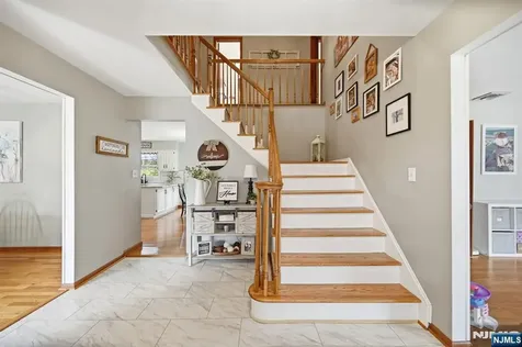 6 Robin Drive Jefferson Township NJ 07438
