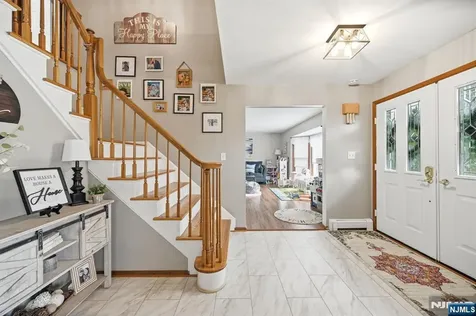 6 Robin Drive Jefferson Township NJ 07438