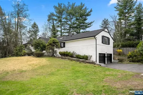 7 Wierimus Lane Hillsdale NJ 07642