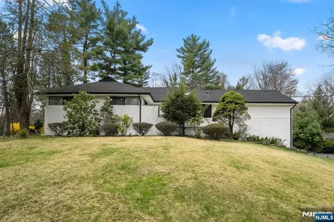 7 Wierimus Lane Hillsdale NJ 07642