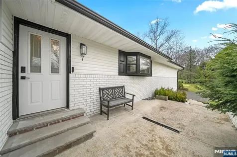 7 Wierimus Lane Hillsdale NJ 07642