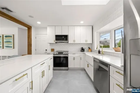 7 Wierimus Lane Hillsdale NJ 07642