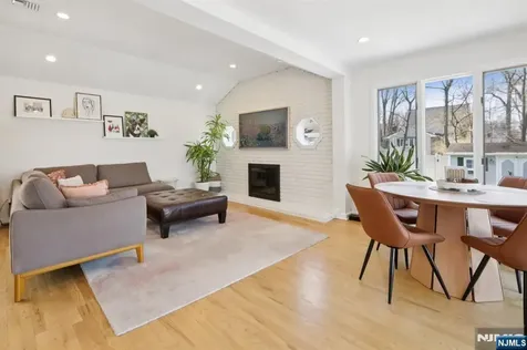 67 Woodland Avenue Verona NJ 07044